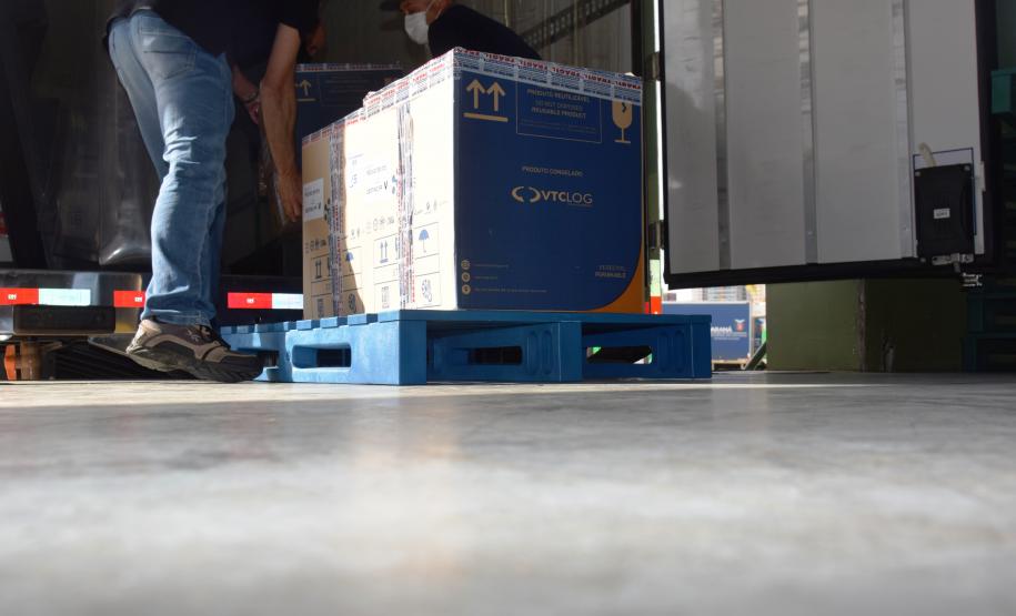 Mais 279,2 mil vacinas contra a Covid-19 chegam ao Paraná