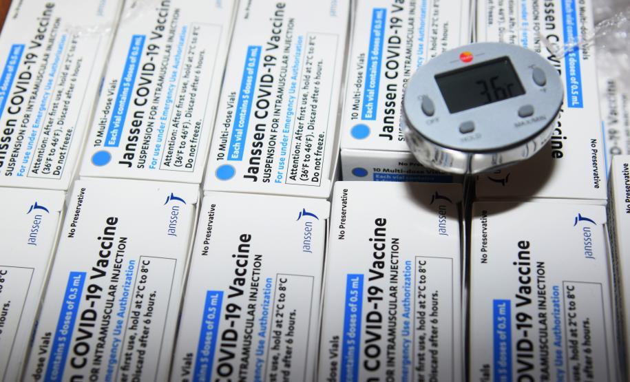Mais 279,2 mil vacinas contra a Covid-19 chegam ao Paraná