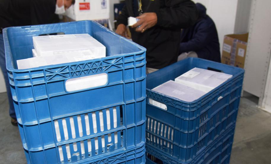 Mais 279,2 mil vacinas contra a Covid-19 chegam ao Paraná
