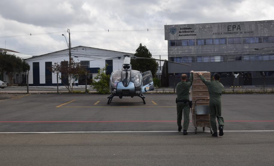 Saúde inicia distribuição de mais de 400 mil vacinas contra a Covid-19