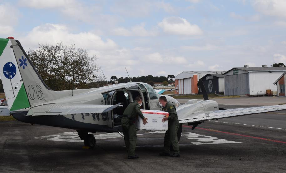 Saúde inicia distribuição de mais de 400 mil vacinas contra a Covid-19