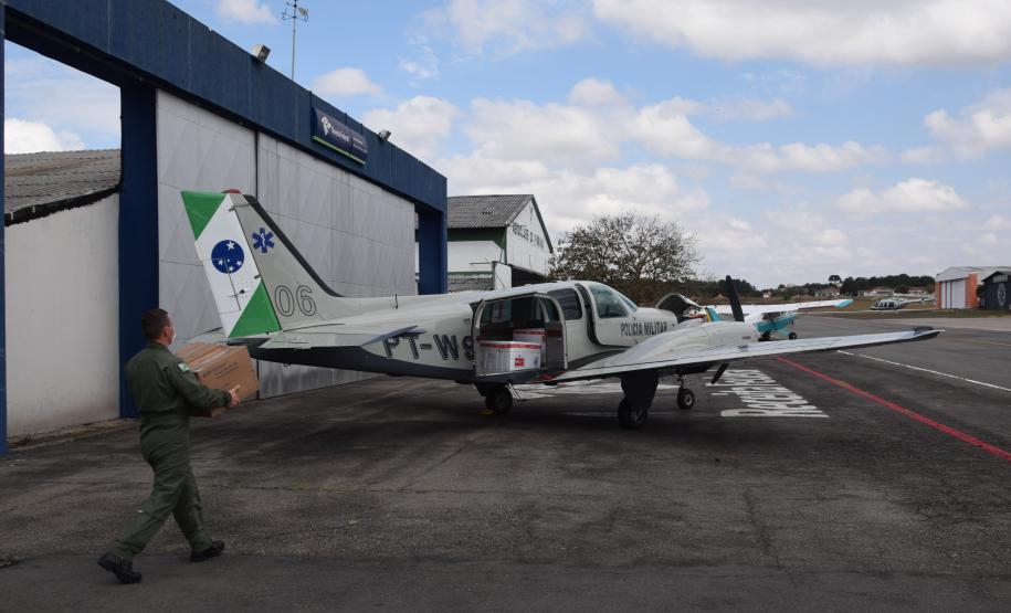 Saúde inicia distribuição de mais de 400 mil vacinas contra a Covid-19