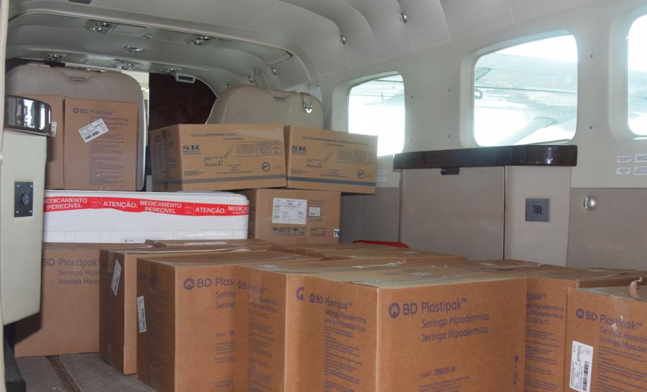 Saúde inicia distribuição de mais de 400 mil vacinas contra a Covid-19