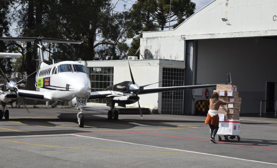 Saúde inicia distribuição de mais de 400 mil vacinas contra a Covid-19