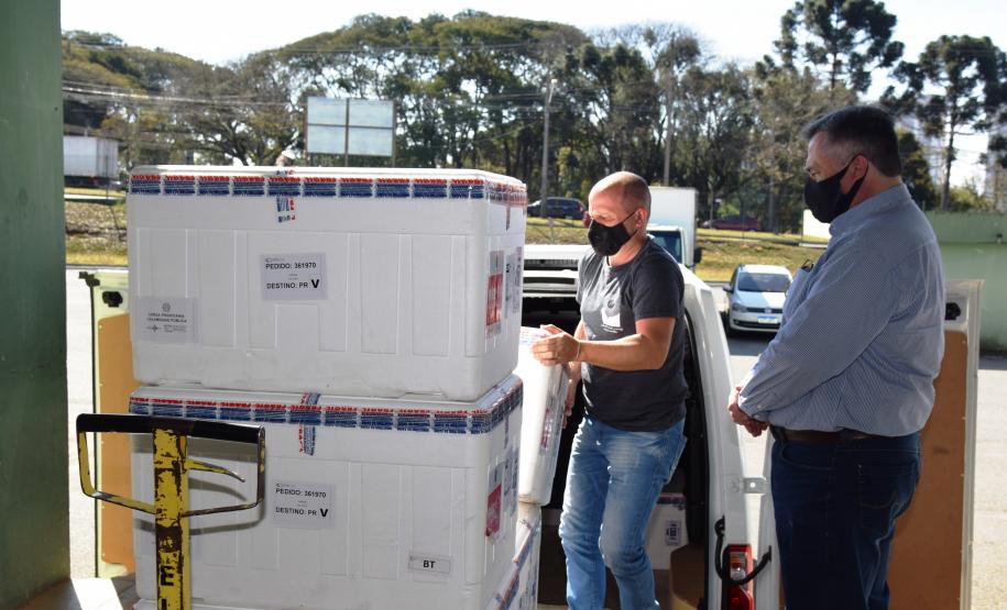 Mais 67,6 mil vacinas contra a Covid-19 chegam ao Paraná