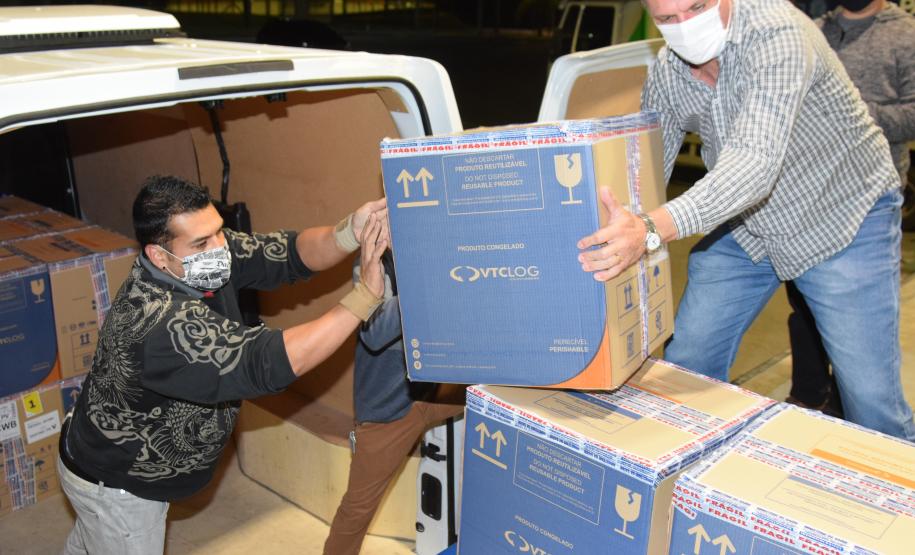 Paraná recebe novas doses e soma 209,1 mil vacinas contra a Covid-19 entregues nesta segunda