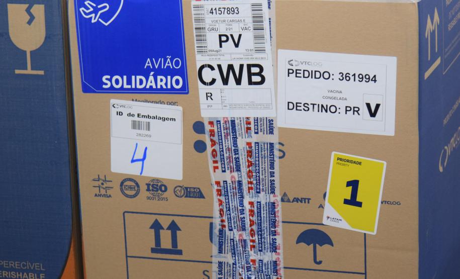 Paraná recebe novas doses e soma 209,1 mil vacinas contra a Covid-19 entregues nesta segunda