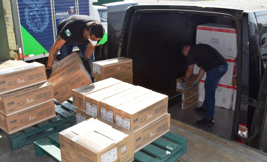 Governo inicia distribuição de mais 212 mil vacinas contra a Covid-19; veja a divisão