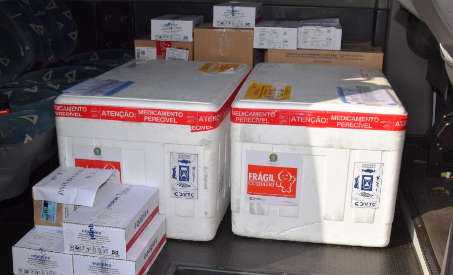 Governo inicia distribuição de mais 212 mil vacinas contra a Covid-19; veja a divisão