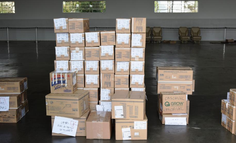 Governo inicia distribuição de mais 212 mil vacinas contra a Covid-19; veja a divisão