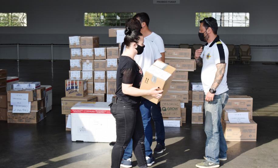 Governo inicia distribuição de mais 212 mil vacinas contra a Covid-19; veja a divisão