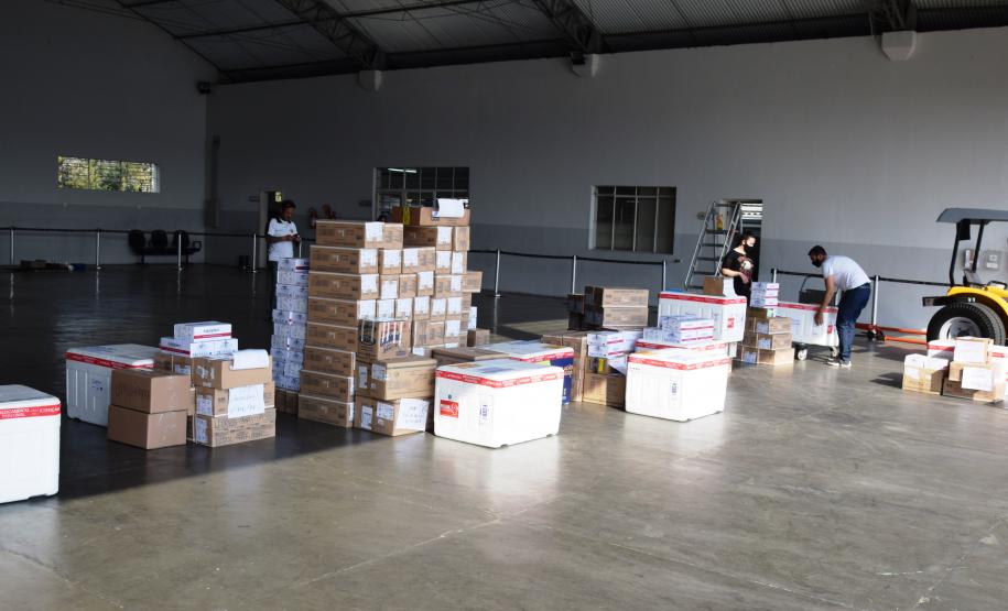 Governo inicia distribuição de mais 212 mil vacinas contra a Covid-19; veja a divisão