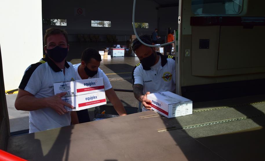 Governo inicia distribuição de mais 212 mil vacinas contra a Covid-19; veja a divisão