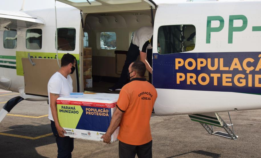Governo inicia distribuição de mais 212 mil vacinas contra a Covid-19; veja a divisão