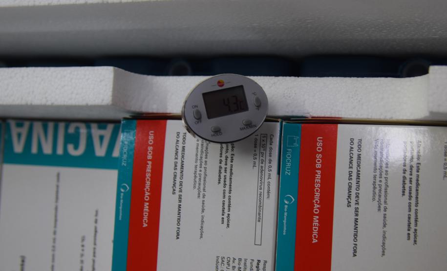 Novo lote com 114 mil vacinas contra a Covid-19 chega ao Paraná