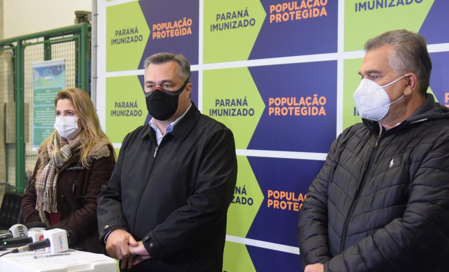 Paraná recebe mais 191,4 mil vacinas contra a Covid-19; distribuição começa no sábado