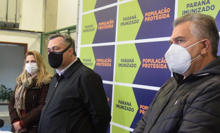 Paraná recebe mais 191,4 mil vacinas contra a Covid-19; distribuição começa no sábado