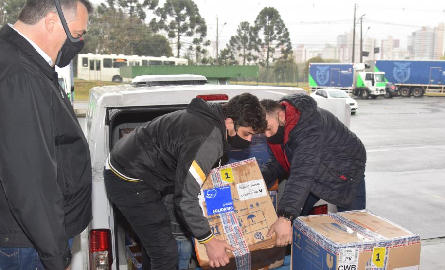 Paraná recebe mais 191,4 mil vacinas contra a Covid-19; distribuição começa no sábado