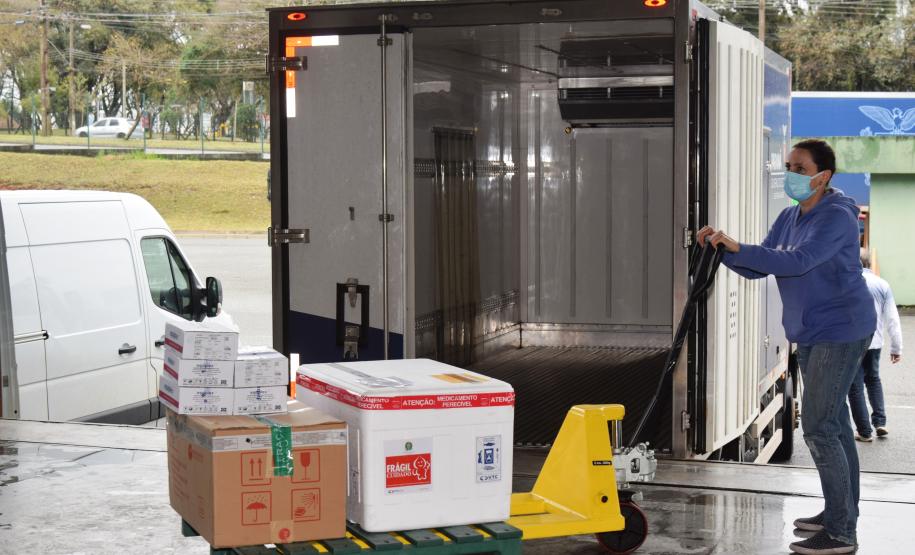 Estado inicia distribuição de 131,9 mil vacinas contra a Covid-19