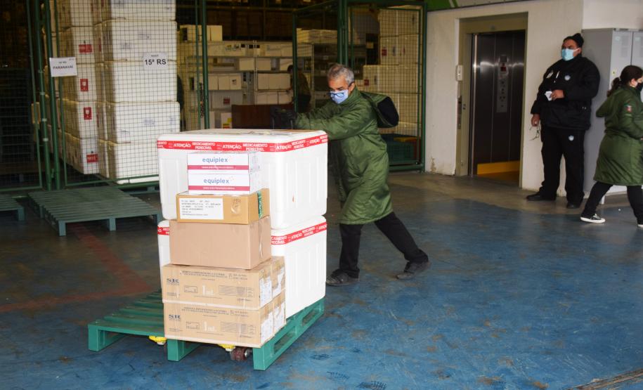 Estado inicia distribuição de 131,9 mil vacinas contra a Covid-19