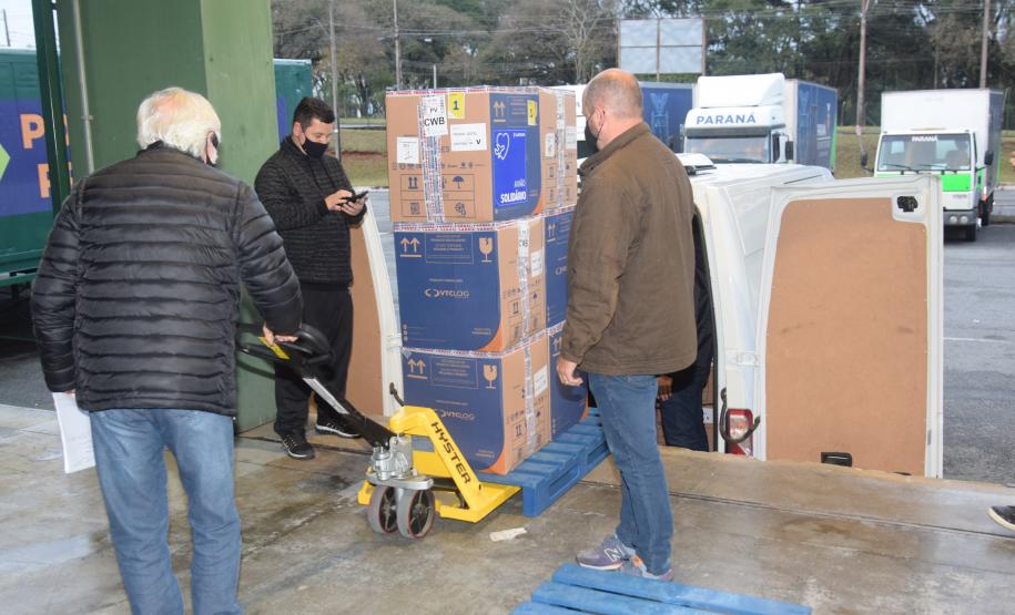 Mais 240,9 mil vacinas contra a Covid-19 chegam ao Paraná