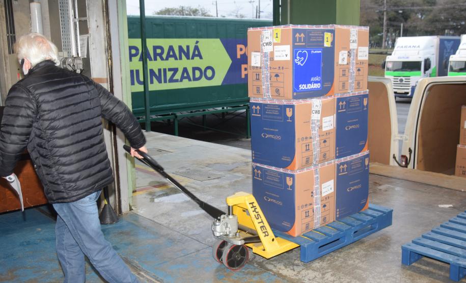 Mais 240,9 mil vacinas contra a Covid-19 chegam ao Paraná