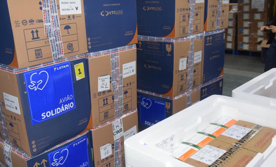 Mais 240,9 mil vacinas contra a Covid-19 chegam ao Paraná