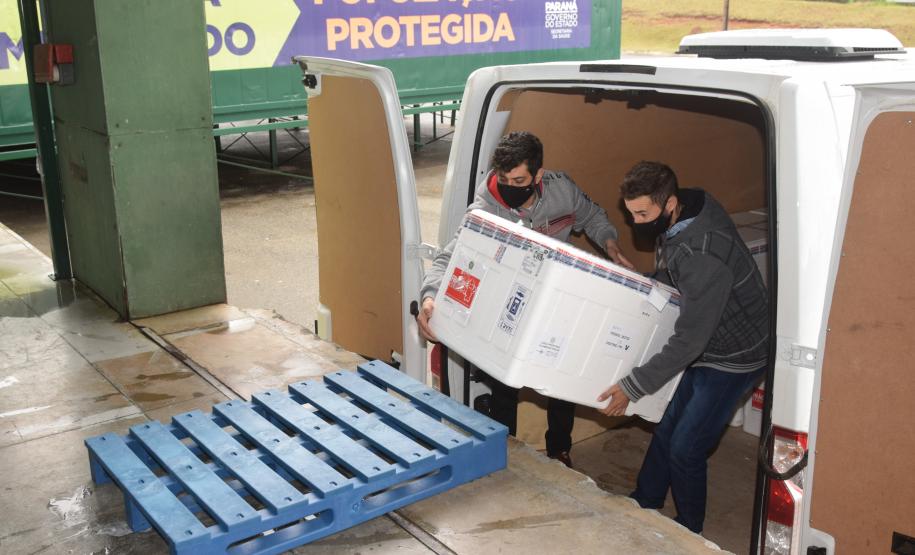 Mais 240,9 mil vacinas contra a Covid-19 chegam ao Paraná