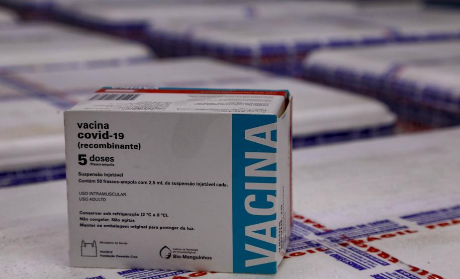 Paraná recebe mais 184.250 vacinas da AstraZeneca e completa 40ª pauta de entrega
