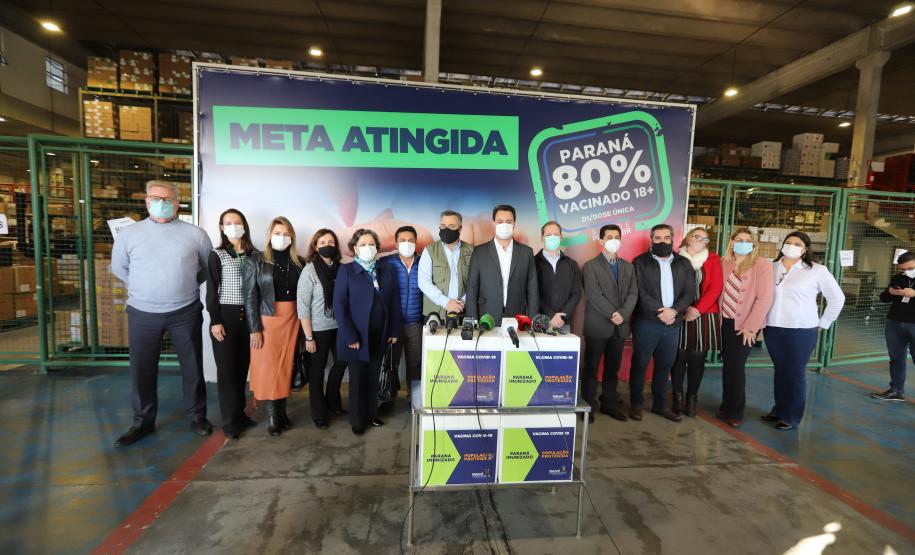 Paraná alcança 80,6% da população adulta vacinada com duas semanas de antecedência