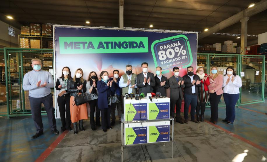 Paraná alcança 80,6% da população adulta vacinada com duas semanas de antecedência