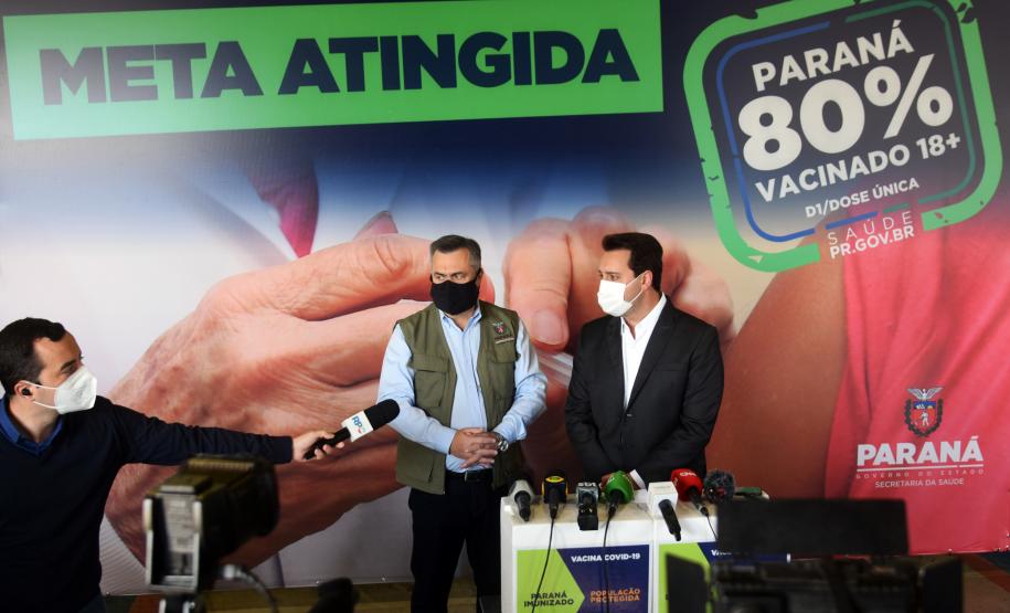 Paraná alcança 80,6% da população adulta vacinada com duas semanas de antecedência