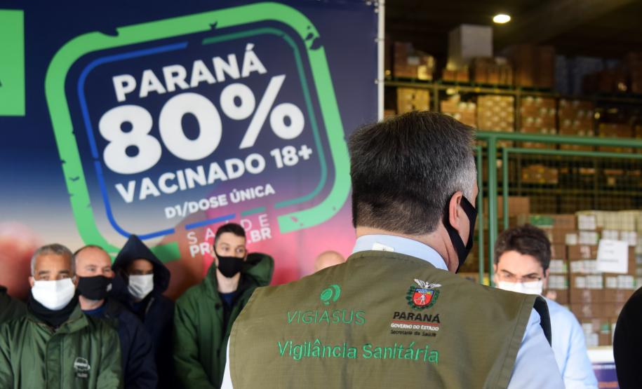 Paraná alcança 80,6% da população adulta vacinada com duas semanas de antecedência