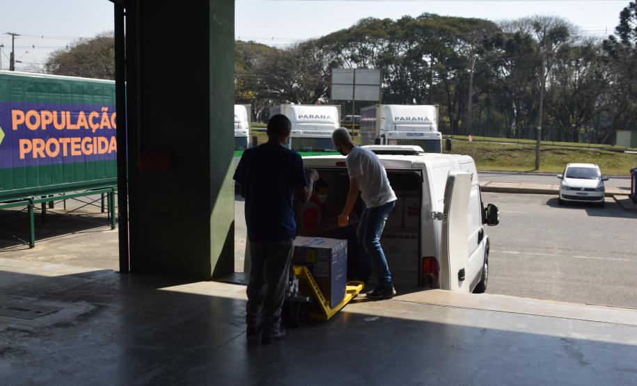 325.660 doses chegam ao Paraná e permitem avançar na imunização do público com mais de 18 anos