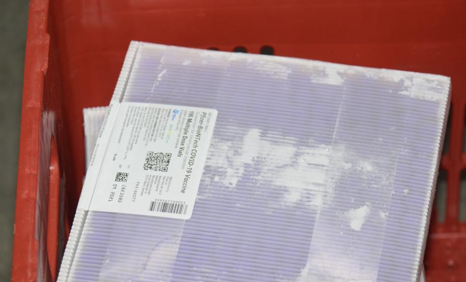 325.660 doses chegam ao Paraná e permitem avançar na imunização do público com mais de 18 anos