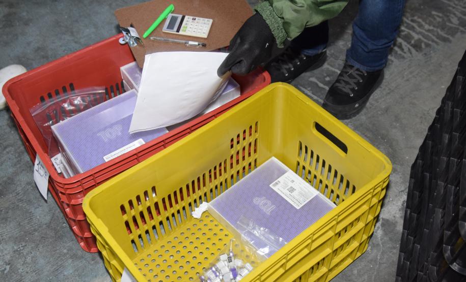 Estado distribui 445.388 vacinas contra a Covid-19 e 49.750 medicamentos para intubação; veja divisão