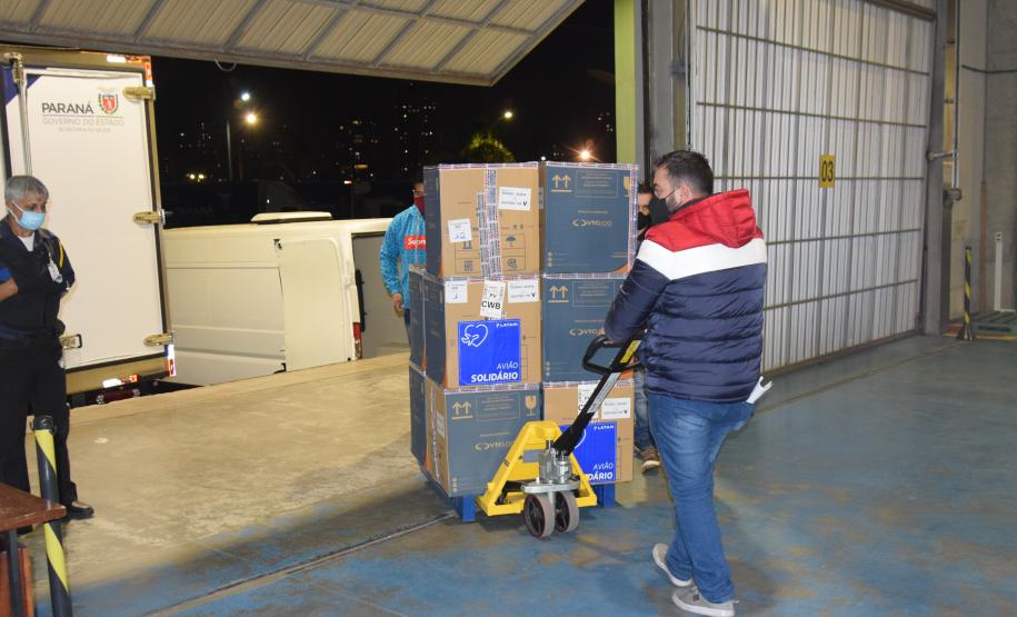 Chegam ao Paraná 107.640 doses de imunizante da Pfizer contra Covid-19