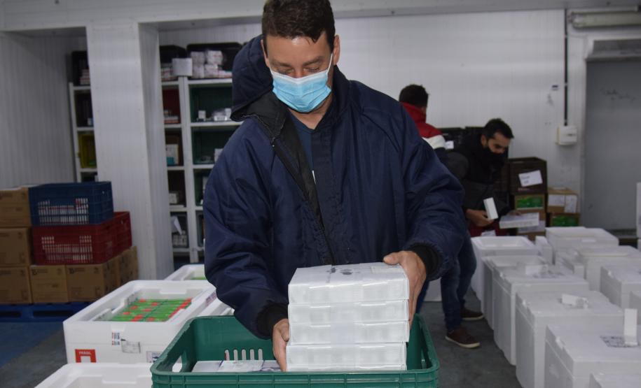 Chegam ao Paraná 107.640 doses de imunizante da Pfizer contra Covid-19