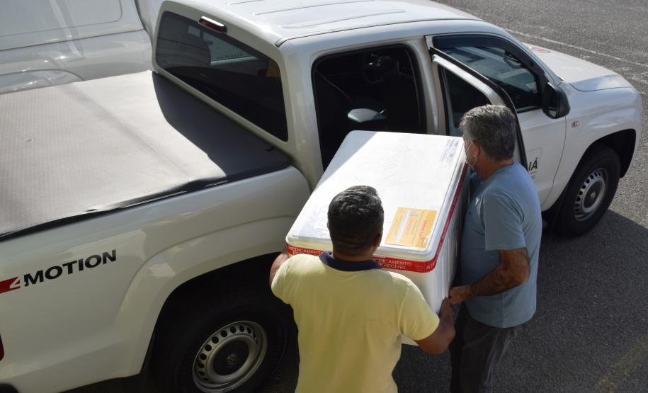 Paraná distribui nesta segunda-feira 223.268 doses de vacinas contra a Covid-19