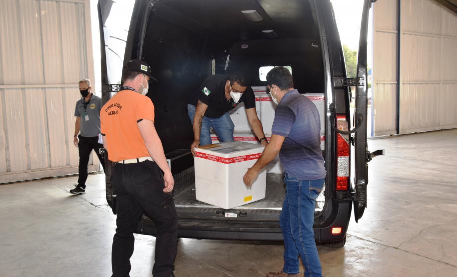 Paraná distribui nesta segunda-feira 223.268 doses de vacinas contra a Covid-19