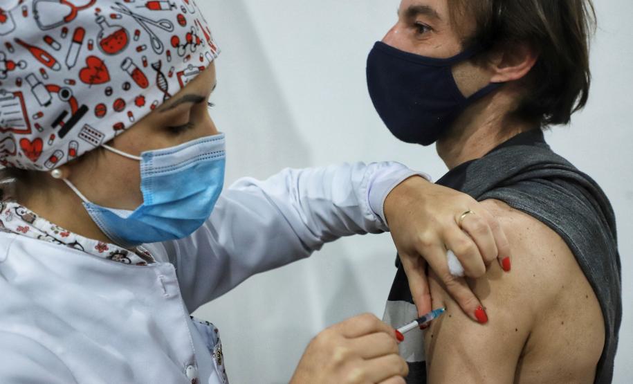 Paraná ultrapassa marca de 10 milhões de doses aplicadas contra a Covid-19
