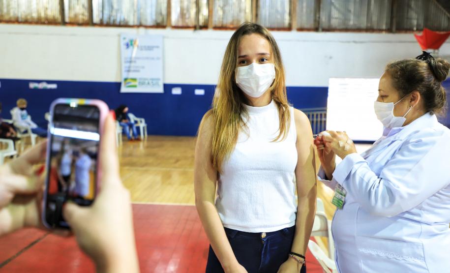 Única no país com estudo da Pfizer, Toledo dá início à vacinação na faixa de 12 a 17 anos