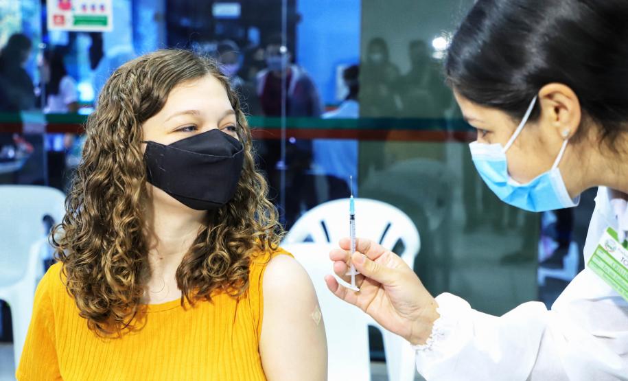 Única no país com estudo da Pfizer, Toledo dá início à vacinação na faixa de 12 a 17 anos