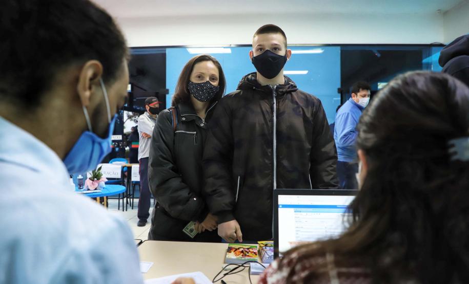 Única no país com estudo da Pfizer, Toledo dá início à vacinação na faixa de 12 a 17 anos