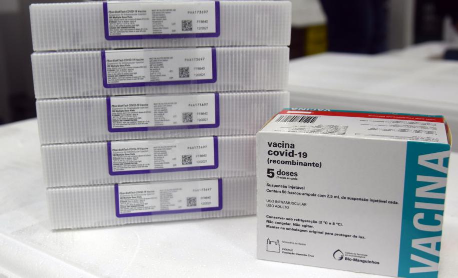 Mais 182 mil vacinas contra a Covid-19 chegam ao Paraná