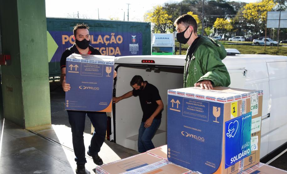 Mais 79,5 mil vacinas contra a Covid-19 chegam ao Paraná