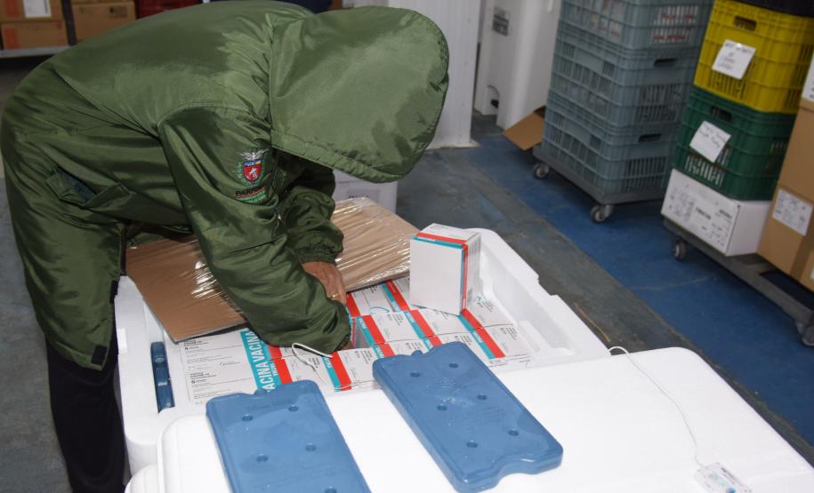 Novas 87 mil doses de vacinas contra a Covid-19 chegam ao Paraná