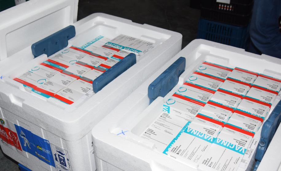 Novas 87 mil doses de vacinas contra a Covid-19 chegam ao Paraná
