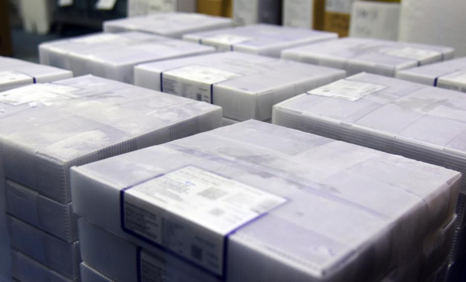 Paraná recebe 136,8 mil vacinas contra a Covid-19 e inicia distribuição de 361,7 mil imunizantes nesta sexta
