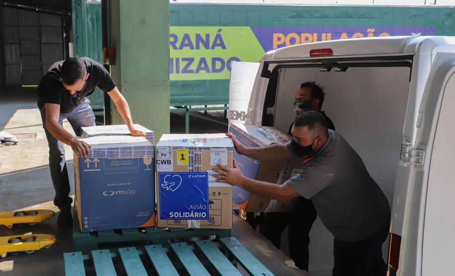 Mais 156 mil vacinas chegam ao Estado nesta quarta-feira (8)